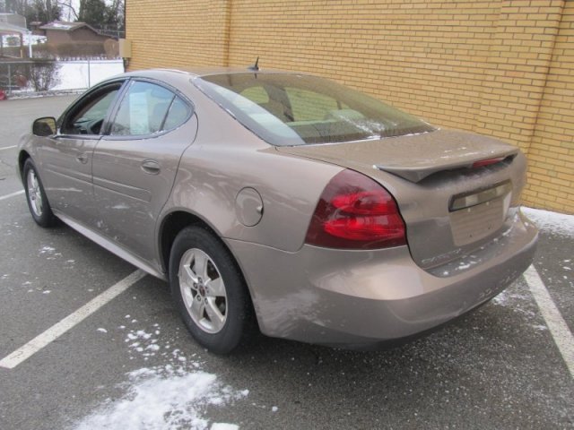 Pontiac Grand Prix 2006 photo 2