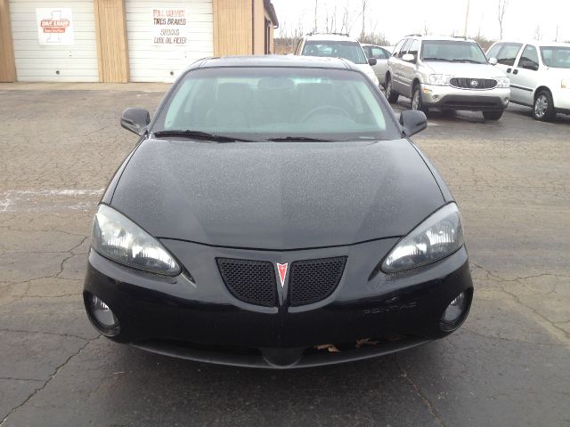 Pontiac Grand Prix 2006 photo 2