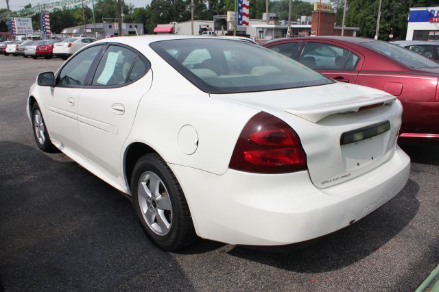 Pontiac Grand Prix 2006 photo 1