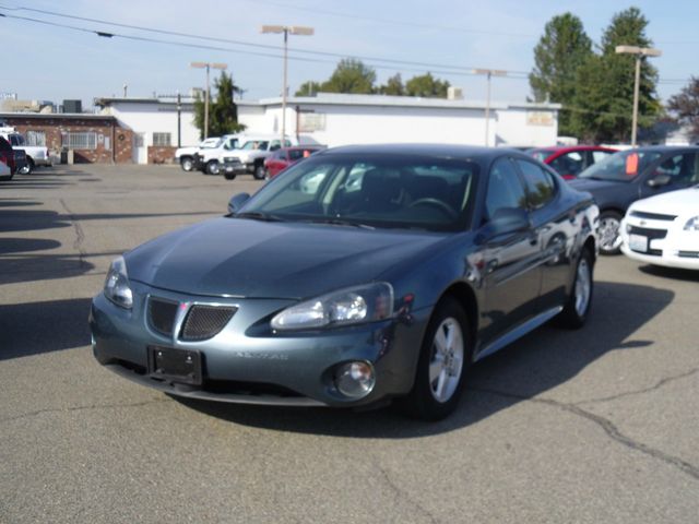 Pontiac Grand Prix 2006 photo 2