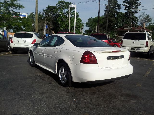 Pontiac Grand Prix 2006 photo 1