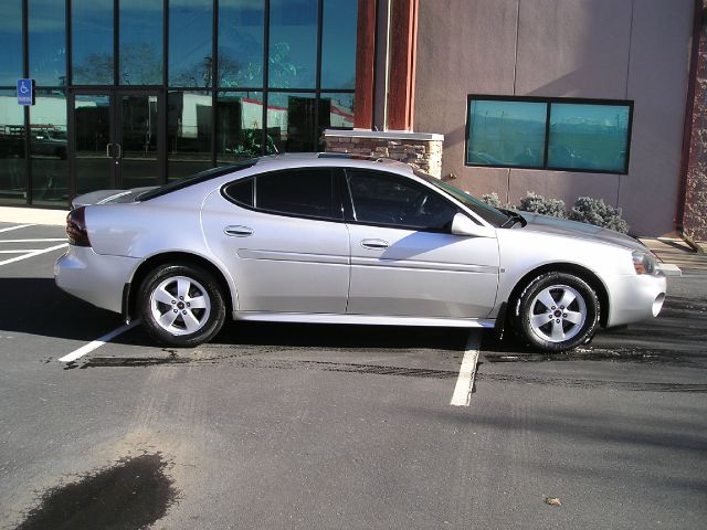 Pontiac Grand Prix 2006 photo 1