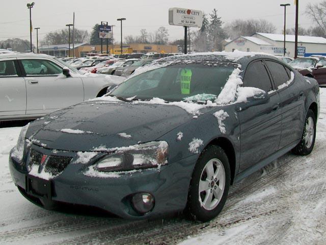 Pontiac Grand Prix Base Sedan