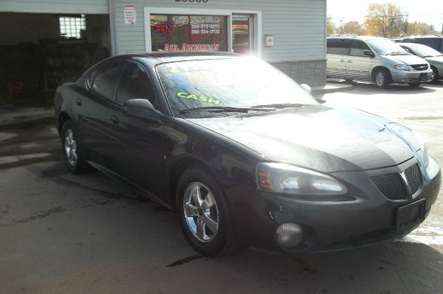 Pontiac Grand Prix 2006 photo 2