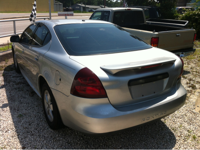 Pontiac Grand Prix 2006 photo 1