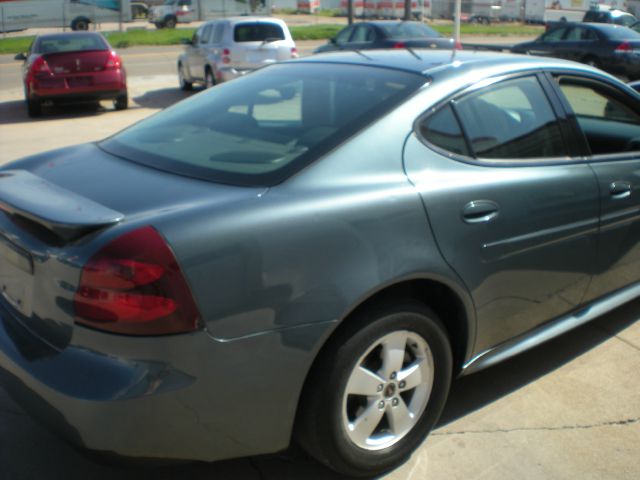 Pontiac Grand Prix 2006 photo 1