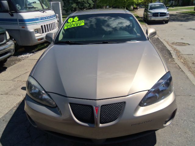 Pontiac Grand Prix 2006 photo 2