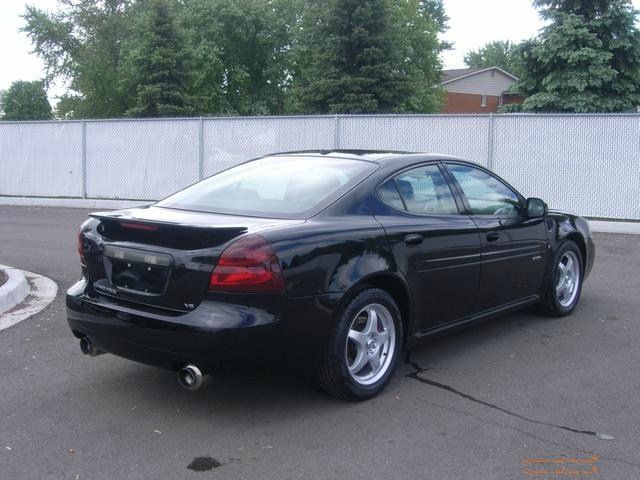 Pontiac Grand Prix 2006 photo 12