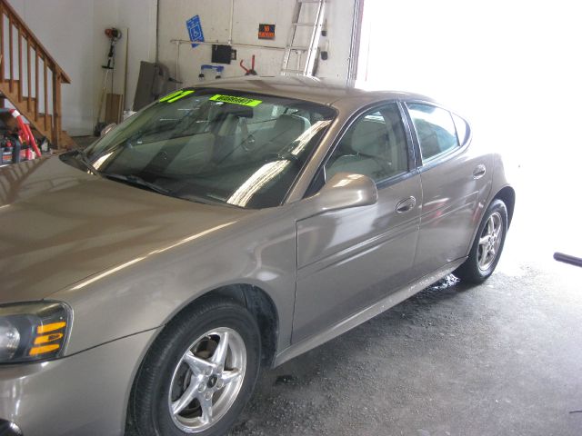 Pontiac Grand Prix 2007 photo 2