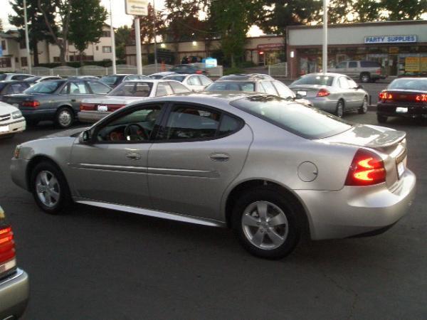 Pontiac Grand Prix 2007 photo 13