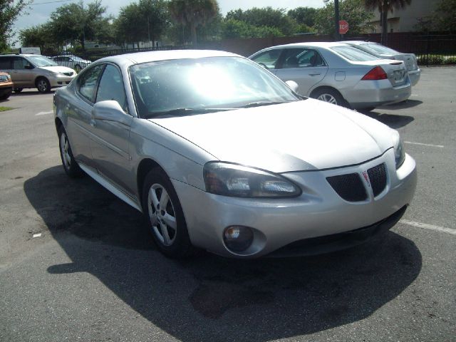 Pontiac Grand Prix 2007 photo 2