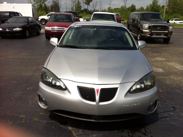 Pontiac Grand Prix 2007 photo 2