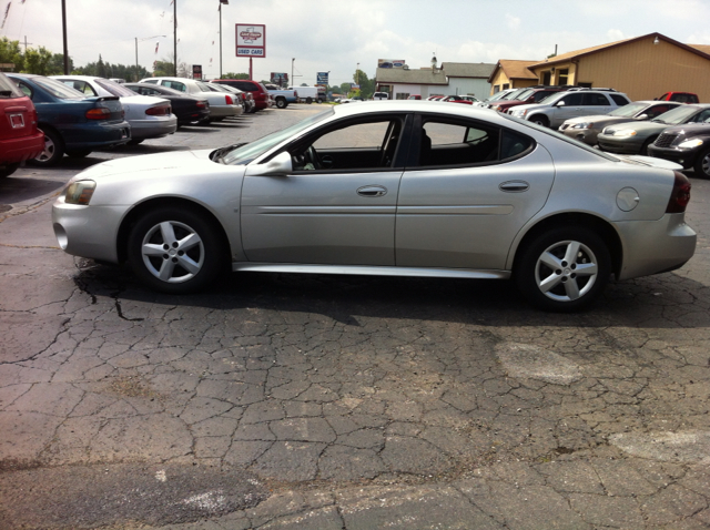 Pontiac Grand Prix 2007 photo 4