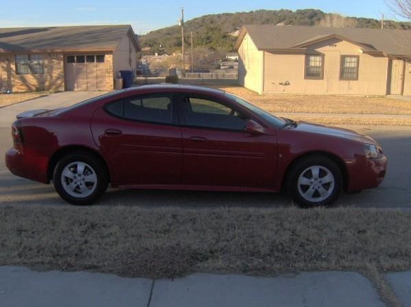 Pontiac Grand Prix 2007 photo 2