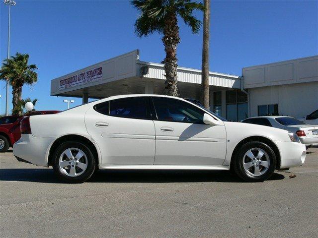 Pontiac Grand Prix Base Sedan