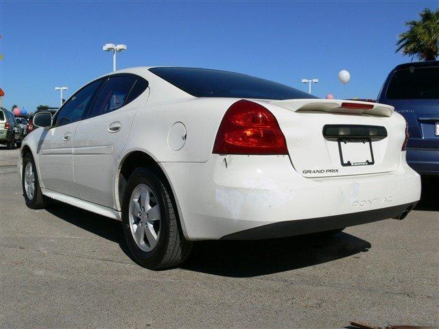 Pontiac Grand Prix 2007 photo 2