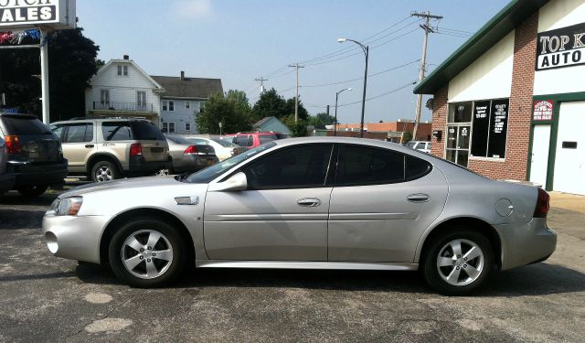 Pontiac Grand Prix 2007 photo 2