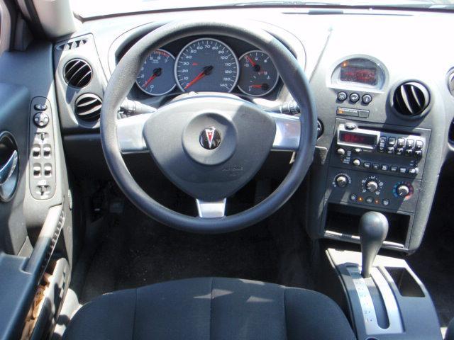 Pontiac Grand Prix 2007 photo 2