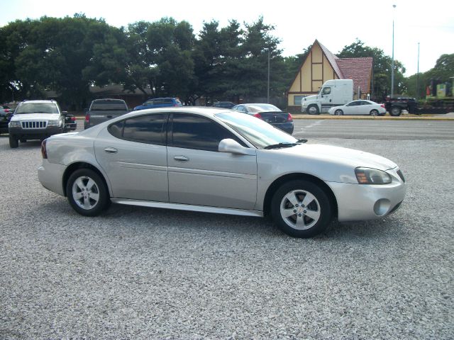 Pontiac Grand Prix 2007 photo 1