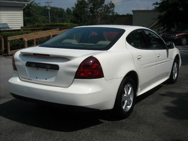 Pontiac Grand Prix 2007 photo 1