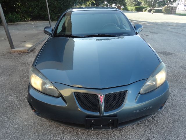 Pontiac Grand Prix 2007 photo 2