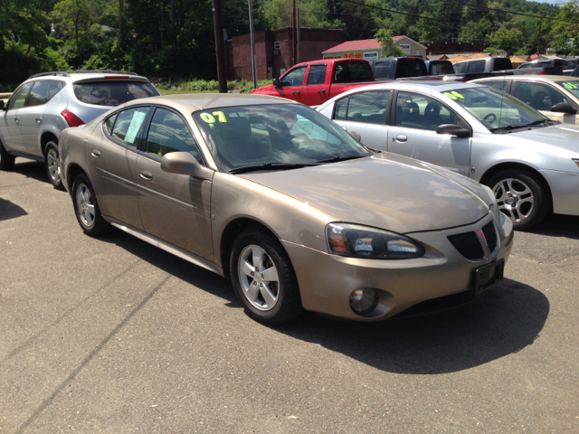 Pontiac Grand Prix 2007 photo 1