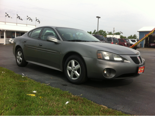 Pontiac Grand Prix 2007 photo 2