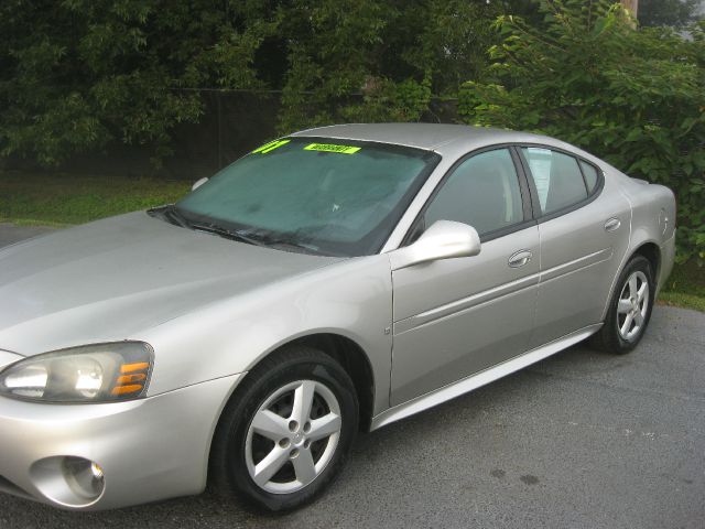 Pontiac Grand Prix 2007 photo 2