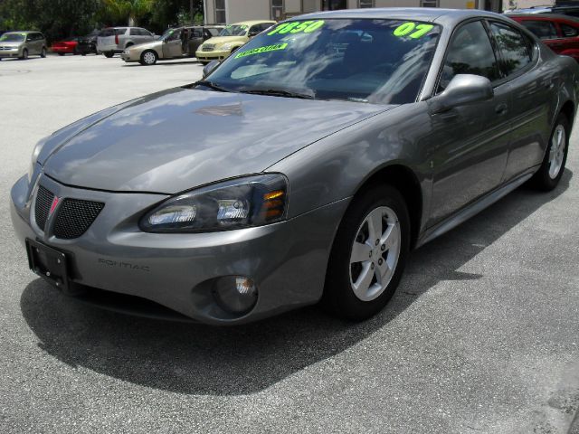 Pontiac Grand Prix 2007 photo 2