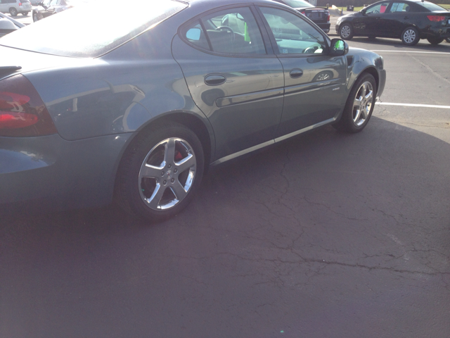 Pontiac Grand Prix 2007 photo 2