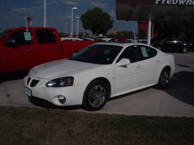 Pontiac Grand Prix 2007 photo 1