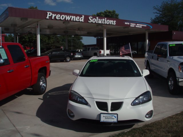 Pontiac Grand Prix 2007 photo 2