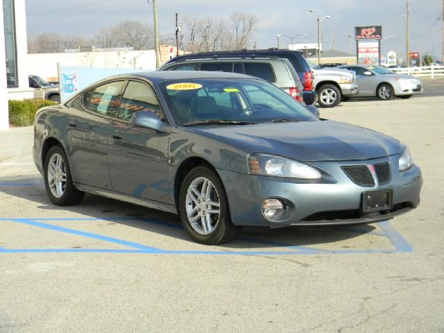 Pontiac Grand Prix 2007 photo 2