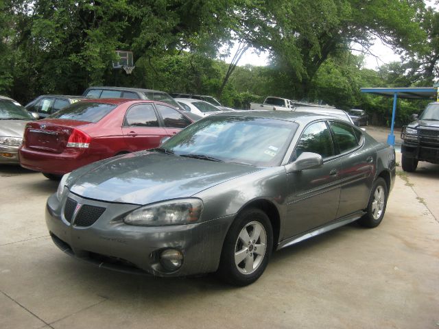 Pontiac Grand Prix 2007 photo 2