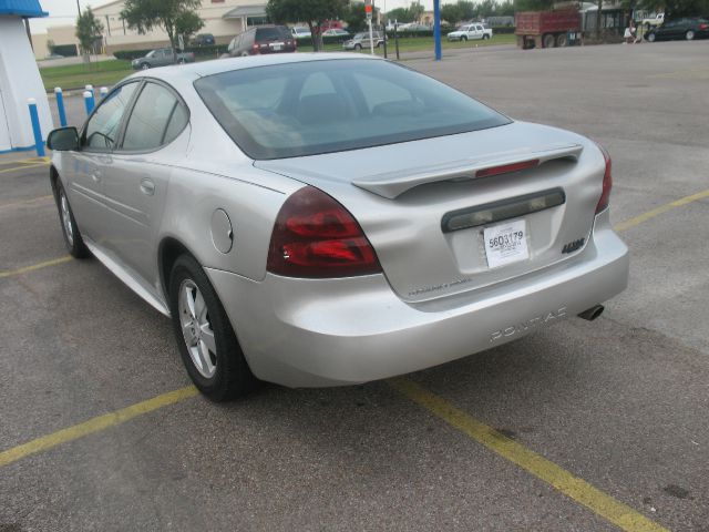 Pontiac Grand Prix 2007 photo 2