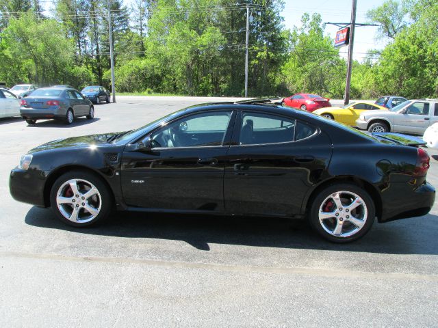 Pontiac Grand Prix 2007 photo 2