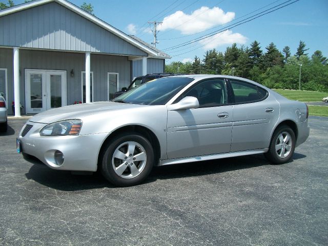 Pontiac Grand Prix 2007 photo 2