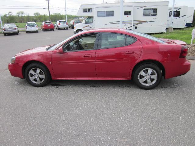 Pontiac Grand Prix 2007 photo 1