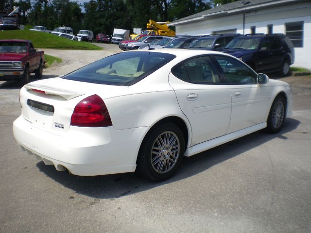 Pontiac Grand Prix 2007 photo 1