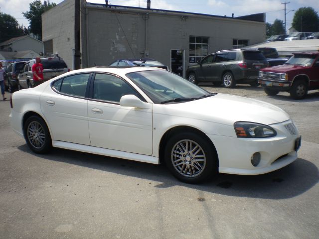 Pontiac Grand Prix 2007 photo 3