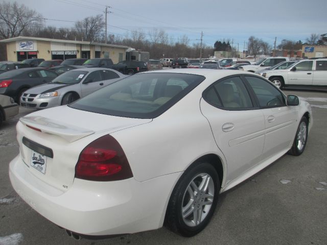 Pontiac Grand Prix 2007 photo 1