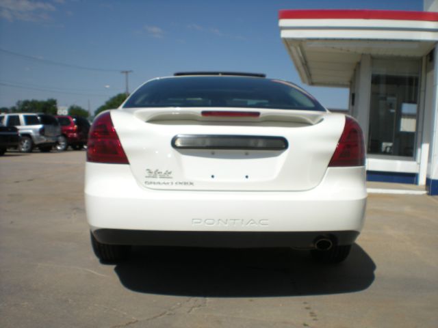 Pontiac Grand Prix 2008 photo 1