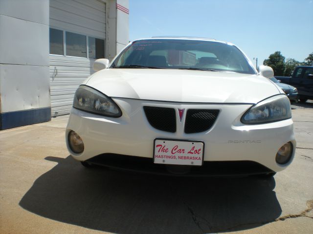 Pontiac Grand Prix 2008 photo 11