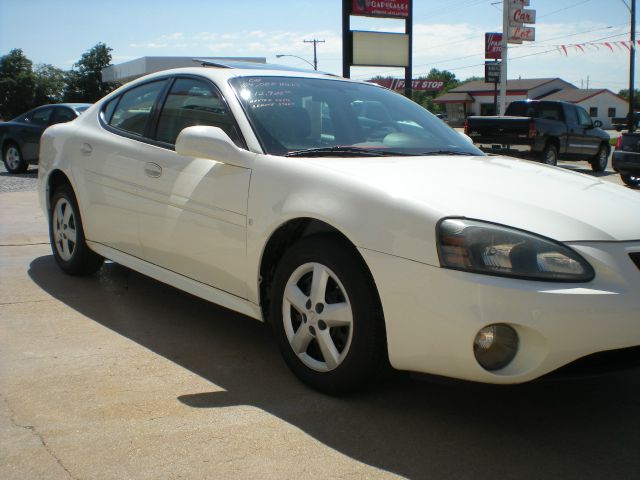 Pontiac Grand Prix 2008 photo 12