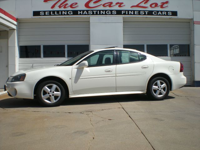 Pontiac Grand Prix 2008 photo 2