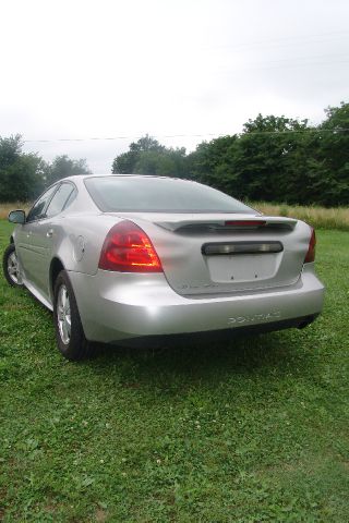 Pontiac Grand Prix 2008 photo 2