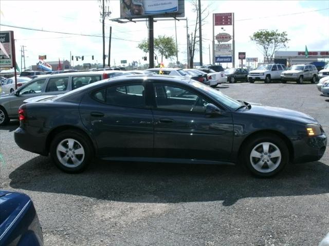 Pontiac Grand Prix 2008 photo 2