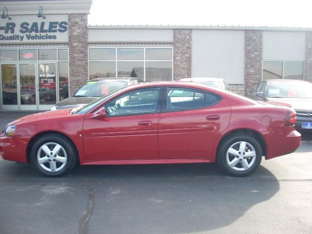 Pontiac Grand Prix Base Sedan