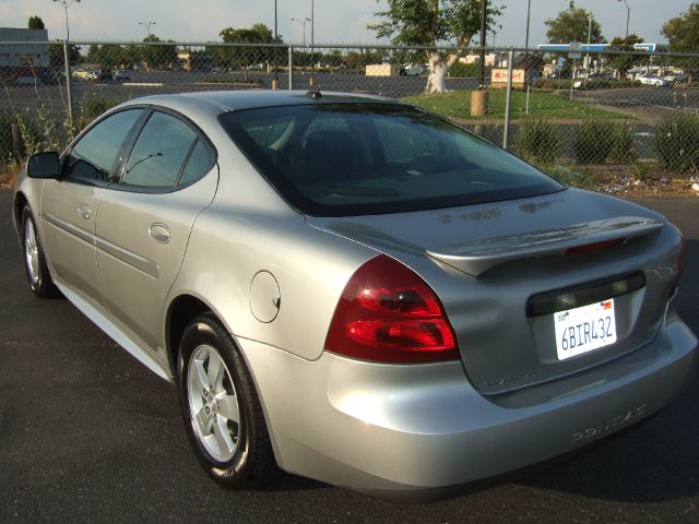 Pontiac Grand Prix 2008 photo 2