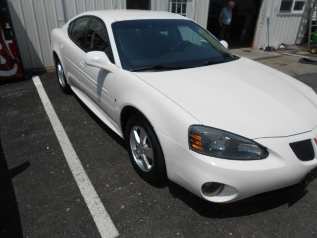 Pontiac Grand Prix 2008 photo 1